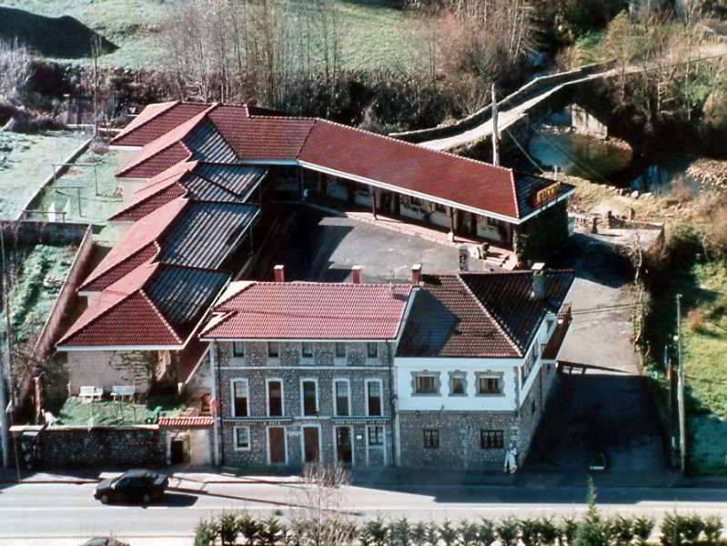 Hotel Rural "La Ruta De Cabrales" Mestas De Con Exterior photo